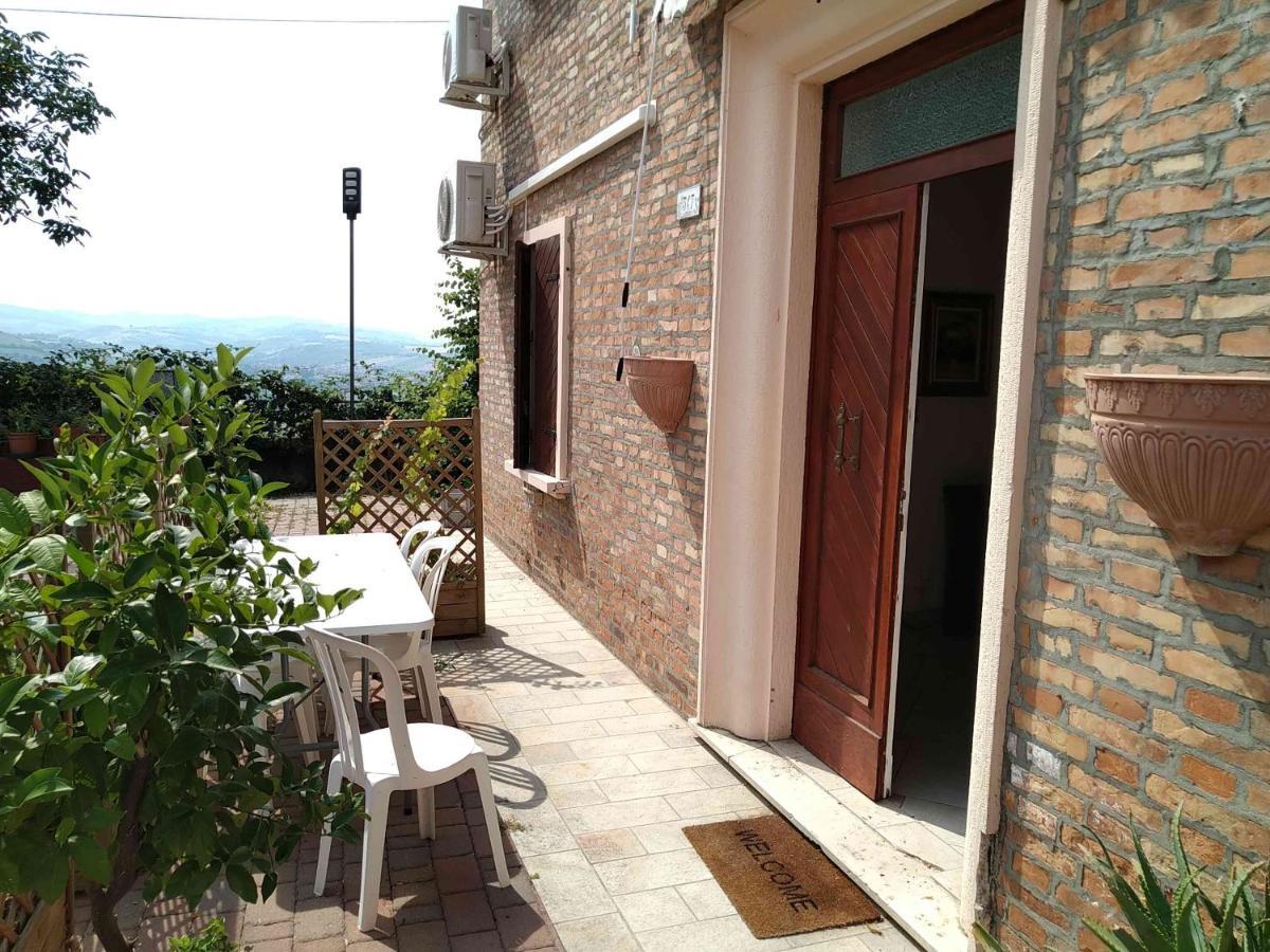 Agriturismo Ca' Isotta Castello di Serravalle Eksteriør bilde