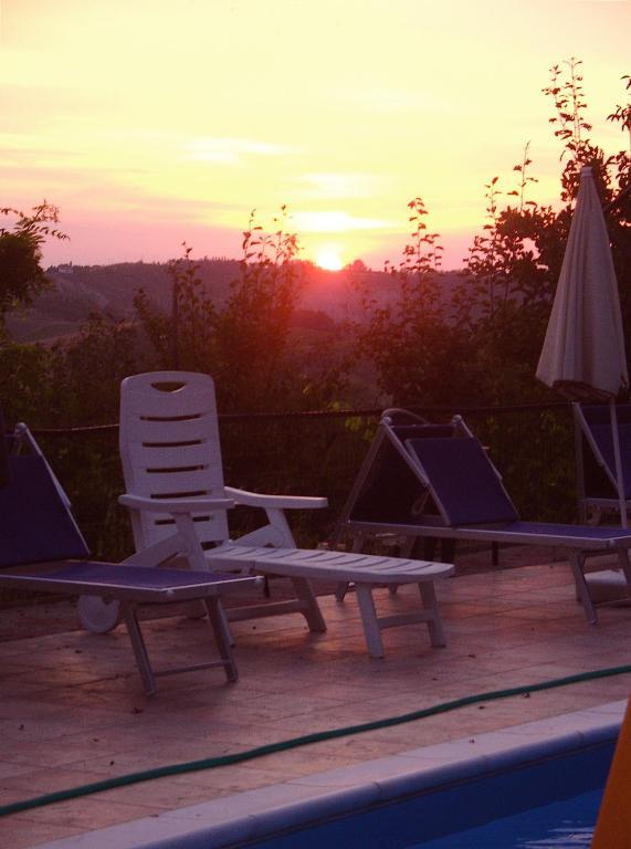 Agriturismo Ca' Isotta Castello di Serravalle Eksteriør bilde